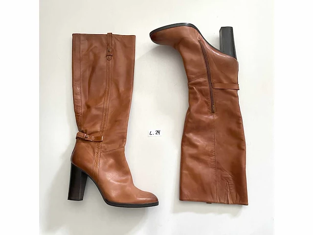 Diverse damesschoenen en -laarzen - rek 5 van 6 (ca. 34 paar) akua, gabor, heine, maguba, manfield, maripé, mjus, hula kula, sheln, sketchers, tom tailor, zara, etc. - afbeelding 8 van  26
