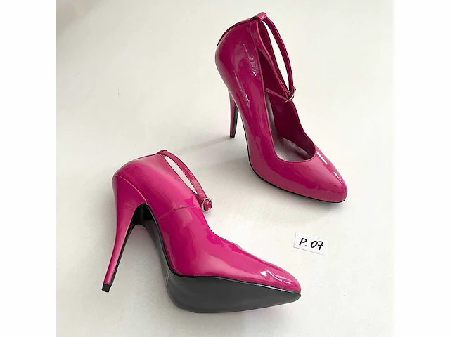 Diverse damesschoenen en -laarzen - rek 5 van 6 (ca. 34 paar) akua, gabor, heine, maguba, manfield, maripé, mjus, hula kula, sheln, sketchers, tom tailor, zara, etc. - afbeelding 11 van  26