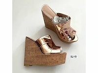 Diverse damesschoenen en -laarzen - rek 5 van 6 (ca. 34 paar) akua, gabor, heine, maguba, manfield, maripé, mjus, hula kula, sheln, sketchers, tom tailor, zara, etc. - afbeelding 18 van  26
