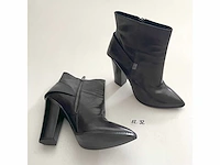 Diverse damesschoenen en -laarzen - rek 5 van 6 (ca. 34 paar) akua, gabor, heine, maguba, manfield, maripé, mjus, hula kula, sheln, sketchers, tom tailor, zara, etc. - afbeelding 20 van  26