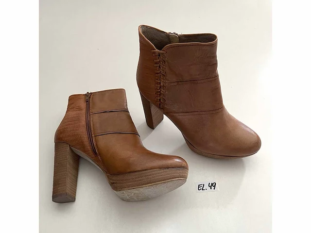 Diverse damesschoenen en -laarzen - rek 5 van 6 (ca. 34 paar) akua, gabor, heine, maguba, manfield, maripé, mjus, hula kula, sheln, sketchers, tom tailor, zara, etc. - afbeelding 24 van  26