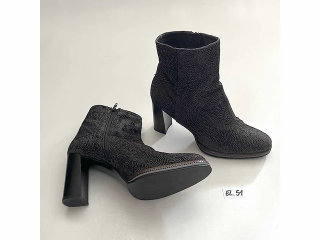 Diverse damesschoenen en -laarzen - rek 5 van 6 (ca. 34 paar) akua, gabor, heine, maguba, manfield, maripé, mjus, hula kula, sheln, sketchers, tom tailor, zara, etc. - afbeelding 25 van  26