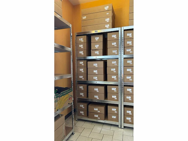 Diverse damesschoenen en -laarzen - rek 6 van 6 (ca. 34 paar) aldo, andres machado, fabulous, gabor, heine, invito, maguba, onlymaker, sacha, scholl, tamaris, tom tailor, torid, etc. - afbeelding 1 van  26