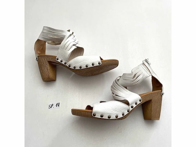Diverse damesschoenen en -laarzen - rek 6 van 6 (ca. 34 paar) aldo, andres machado, fabulous, gabor, heine, invito, maguba, onlymaker, sacha, scholl, tamaris, tom tailor, torid, etc. - afbeelding 15 van  26
