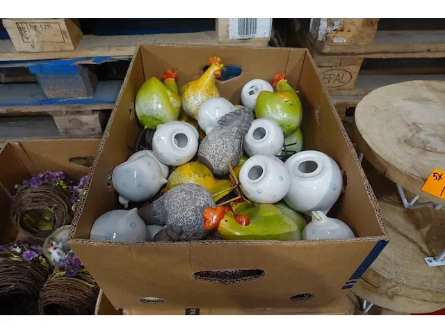 Diverse decoratie materialen + standbeeldjes - afbeelding 5 van  9