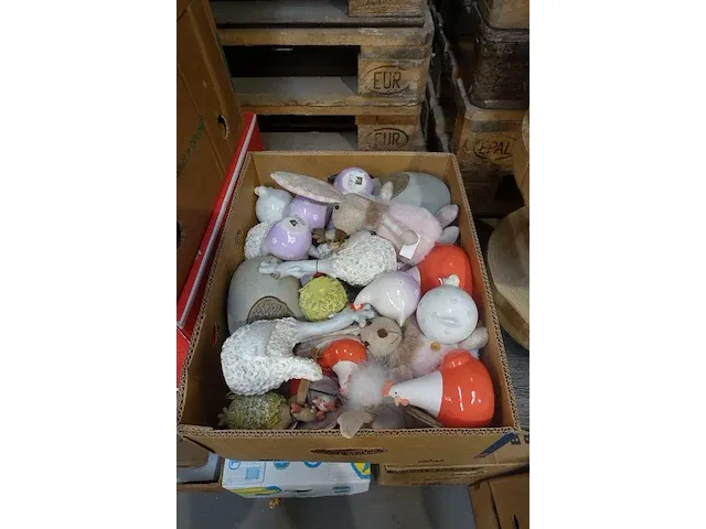 Diverse decoratie materialen + standbeeldjes - afbeelding 9 van  9