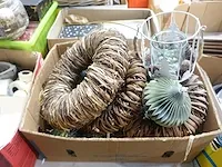 Diverse decoratie met 2 lijmpistolen en decoratie schalen - afbeelding 4 van  8