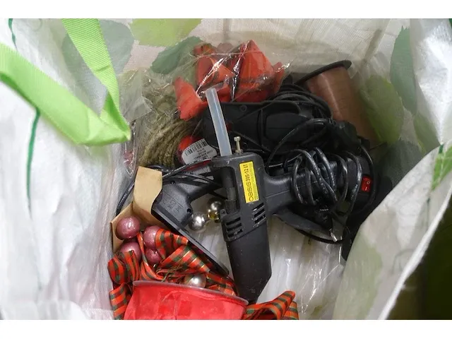 Diverse decoratie met 2 lijmpistolen en decoratie schalen - afbeelding 8 van  8