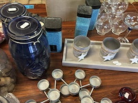 Diverse decoratie op tafel - afbeelding 6 van  7