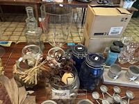 Diverse decoratie op tafel - afbeelding 7 van  7