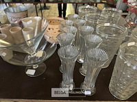 Diverse decoratie op tafel - afbeelding 3 van  7