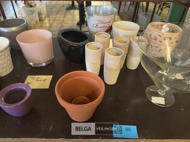 Diverse decoratie op tafel - afbeelding 4 van  7