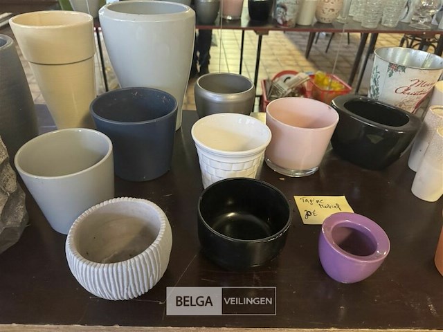 Diverse decoratie op tafel - afbeelding 5 van  7