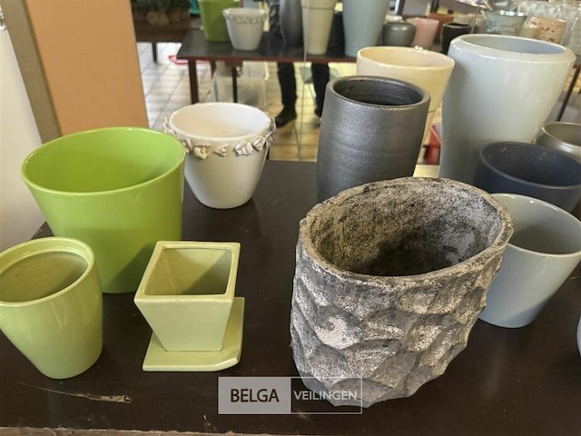 Diverse decoratie op tafel - afbeelding 6 van  7