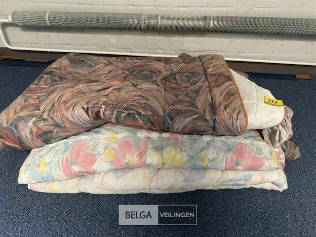 Diverse dekbedden (3x) - afbeelding 1 van  2