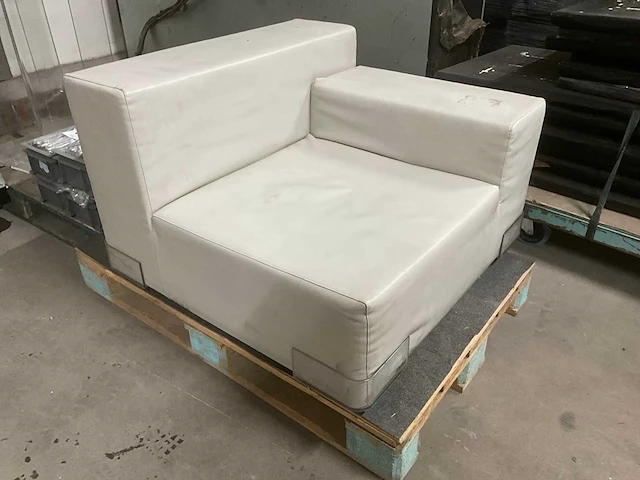 Diverse design zetels antidiva en kartell (2x) - afbeelding 9 van  9