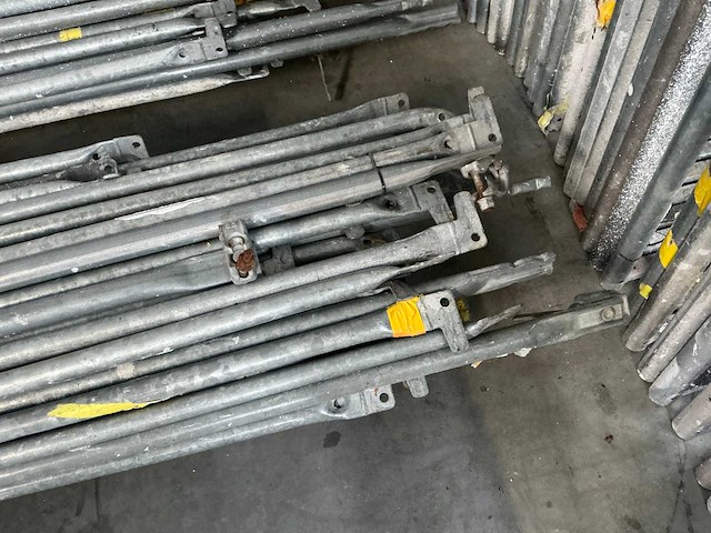 Diverse diagonalen voor steigerstelling (30x) - afbeelding 3 van  5