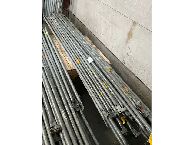 Diverse diagonalen voor steigerstelling (30x) - afbeelding 2 van  5