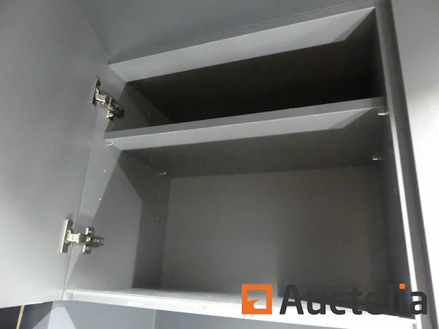 Diverse displays en meubels - afbeelding 5 van  13