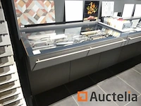 Diverse displays en meubels - afbeelding 8 van  13