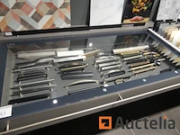 Diverse displays en meubels - afbeelding 9 van  13