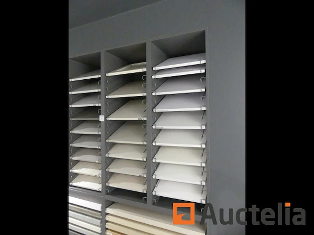 Diverse displays en meubels - afbeelding 13 van  13