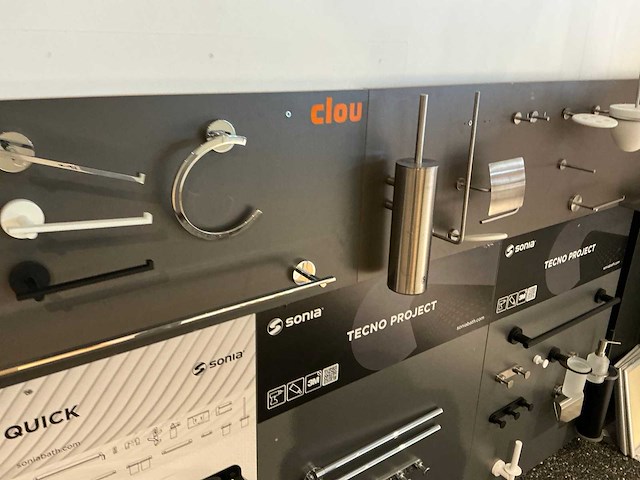 Diverse douche- en badkamergarnituren (90x) - afbeelding 3 van  14