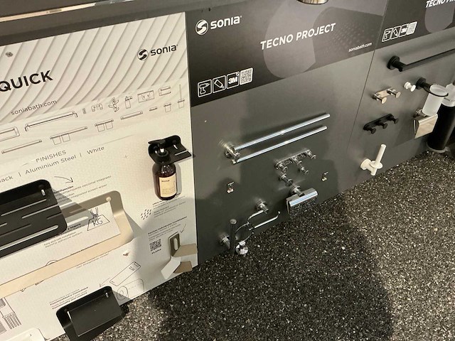 Diverse douche- en badkamergarnituren (90x) - afbeelding 4 van  14