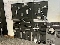 Diverse douche- en badkamergarnituren (90x) - afbeelding 1 van  14