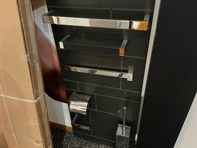 Diverse douche- en badkamergarnituren (90x) - afbeelding 8 van  14