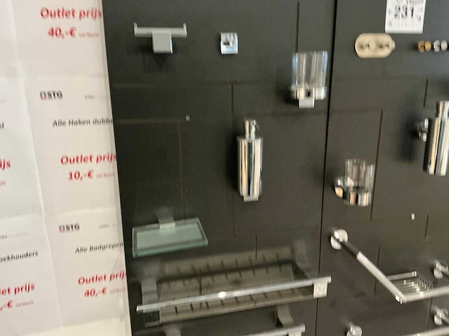 Diverse douche- en badkamergarnituren (90x) - afbeelding 9 van  14