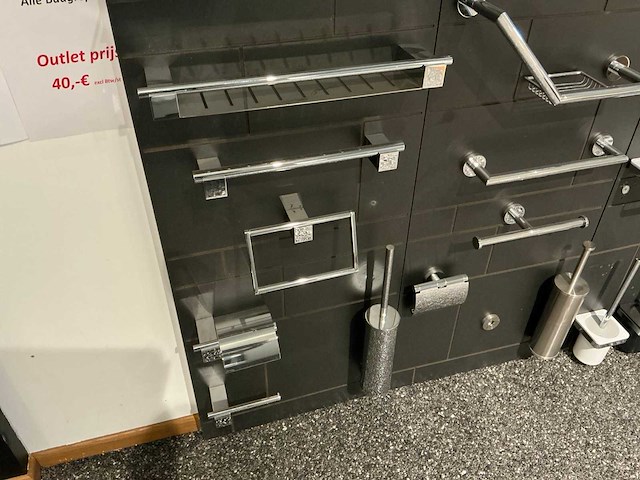 Diverse douche- en badkamergarnituren (90x) - afbeelding 10 van  14