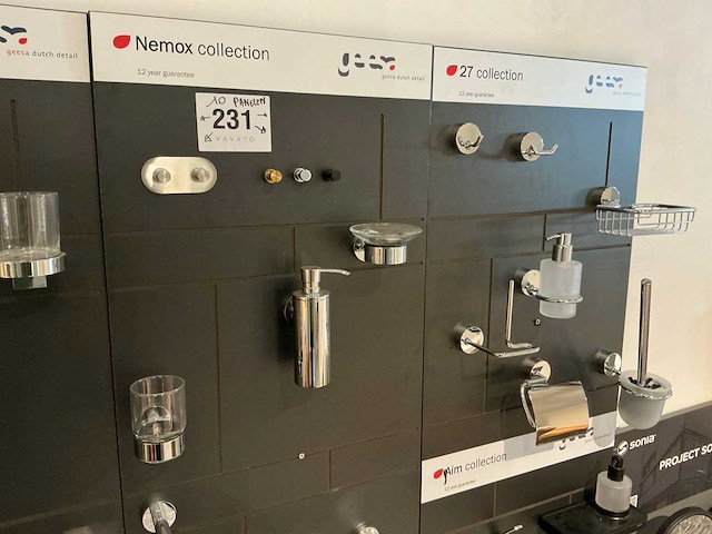 Diverse douche- en badkamergarnituren (90x) - afbeelding 11 van  14