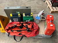 Diverse eerste hulp materialen - afbeelding 1 van  14