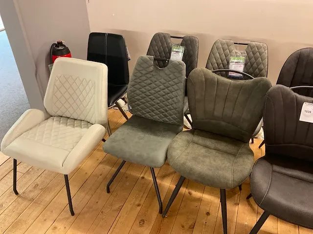 Diverse eetkamerstoelen - afbeelding 3 van  3