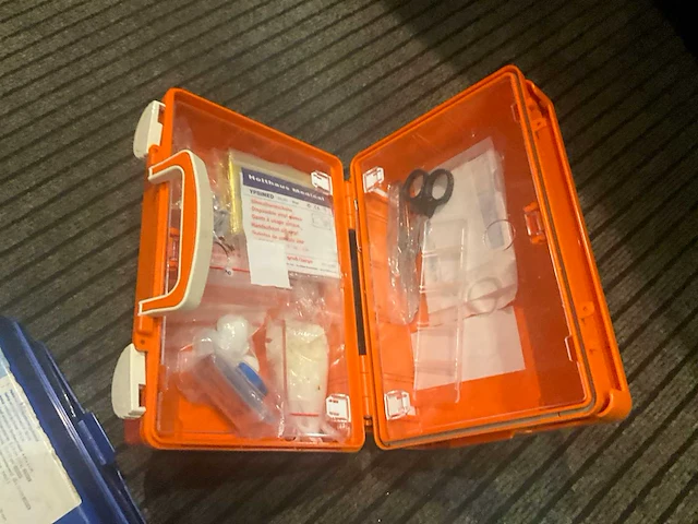 Diverse ehbo koffers (2x) - afbeelding 2 van  5