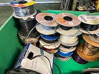 Diverse electronica accessoires en kabels - afbeelding 14 van  23