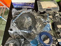 Diverse electronica accessoires en kabels - afbeelding 21 van  23