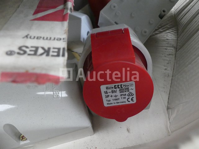 Diverse elektrische apparatuur set - afbeelding 16 van  21