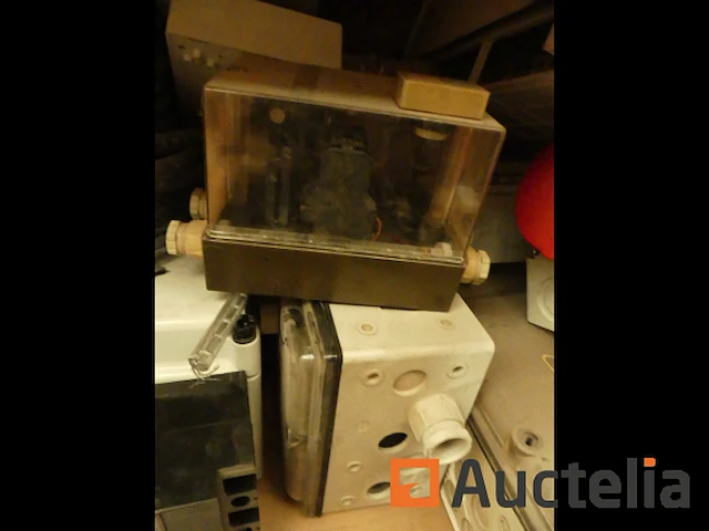 Diverse elektrische apparatuur - afbeelding 6 van  17