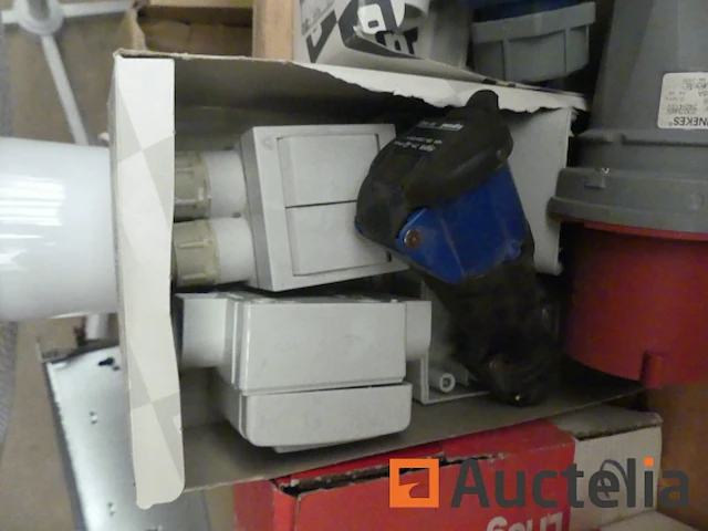 Diverse elektrische apparatuur - afbeelding 10 van  17