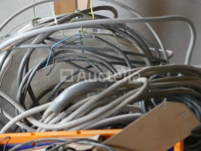 Diverse elektrische apparatuur - afbeelding 3 van  16