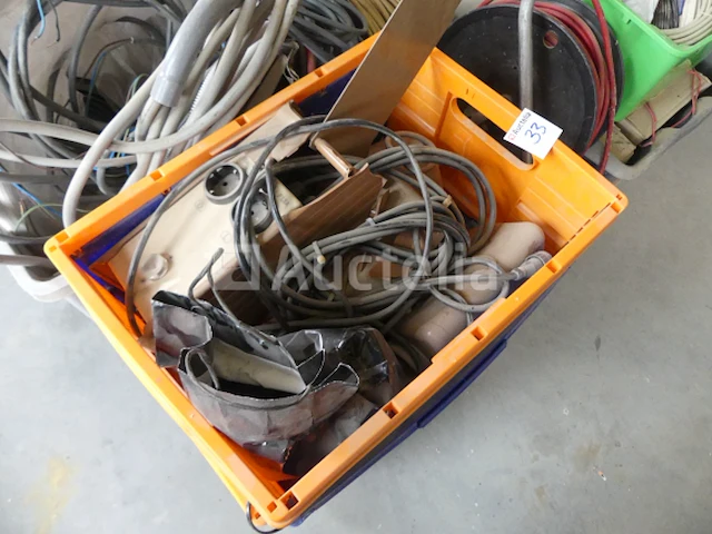 Diverse elektrische apparatuur - afbeelding 10 van  16