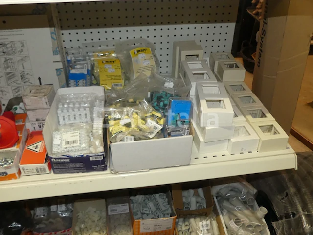 Diverse elektrische apparatuur - afbeelding 27 van  47
