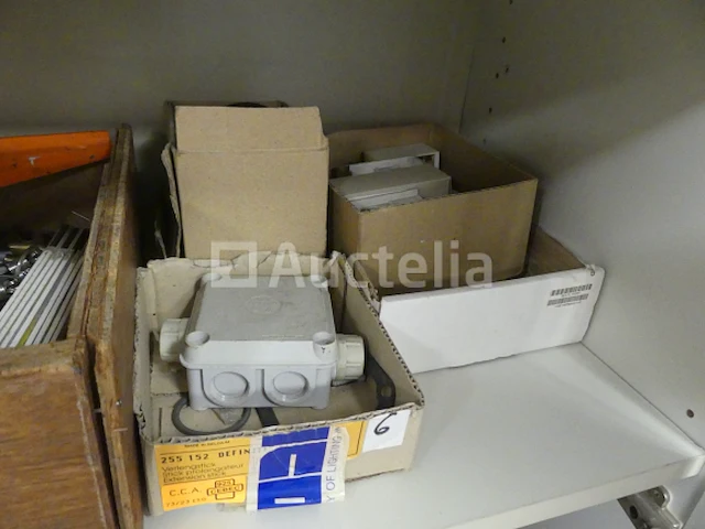 Diverse elektrische apparatuur - afbeelding 6 van  13