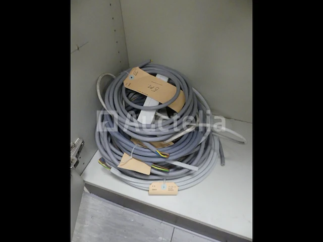 Diverse elektrische apparatuur - afbeelding 12 van  13