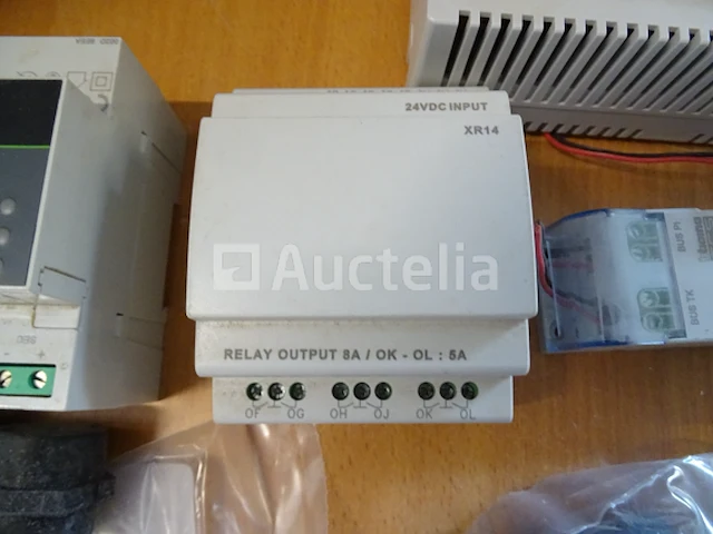 Diverse elektrische elementen schneider-atkore-divers (detail zie foto's) - afbeelding 7 van  17