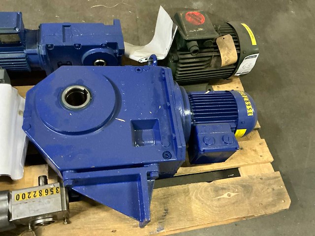Diverse elektromotoren (5x) - afbeelding 2 van  6