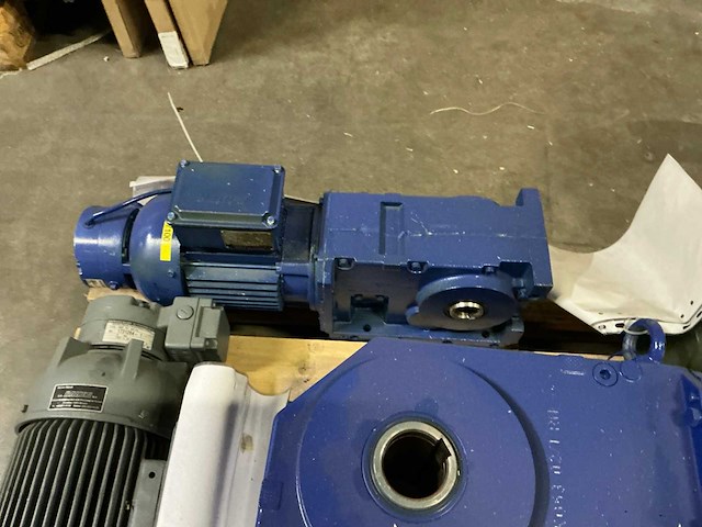 Diverse elektromotoren (5x) - afbeelding 4 van  6