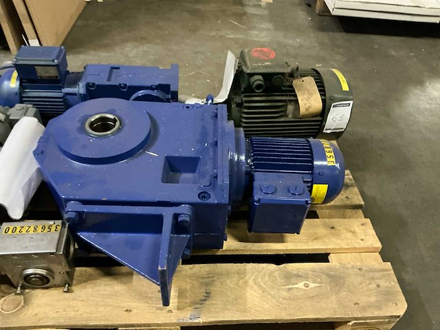 Diverse elektromotoren (5x) - afbeelding 6 van  6